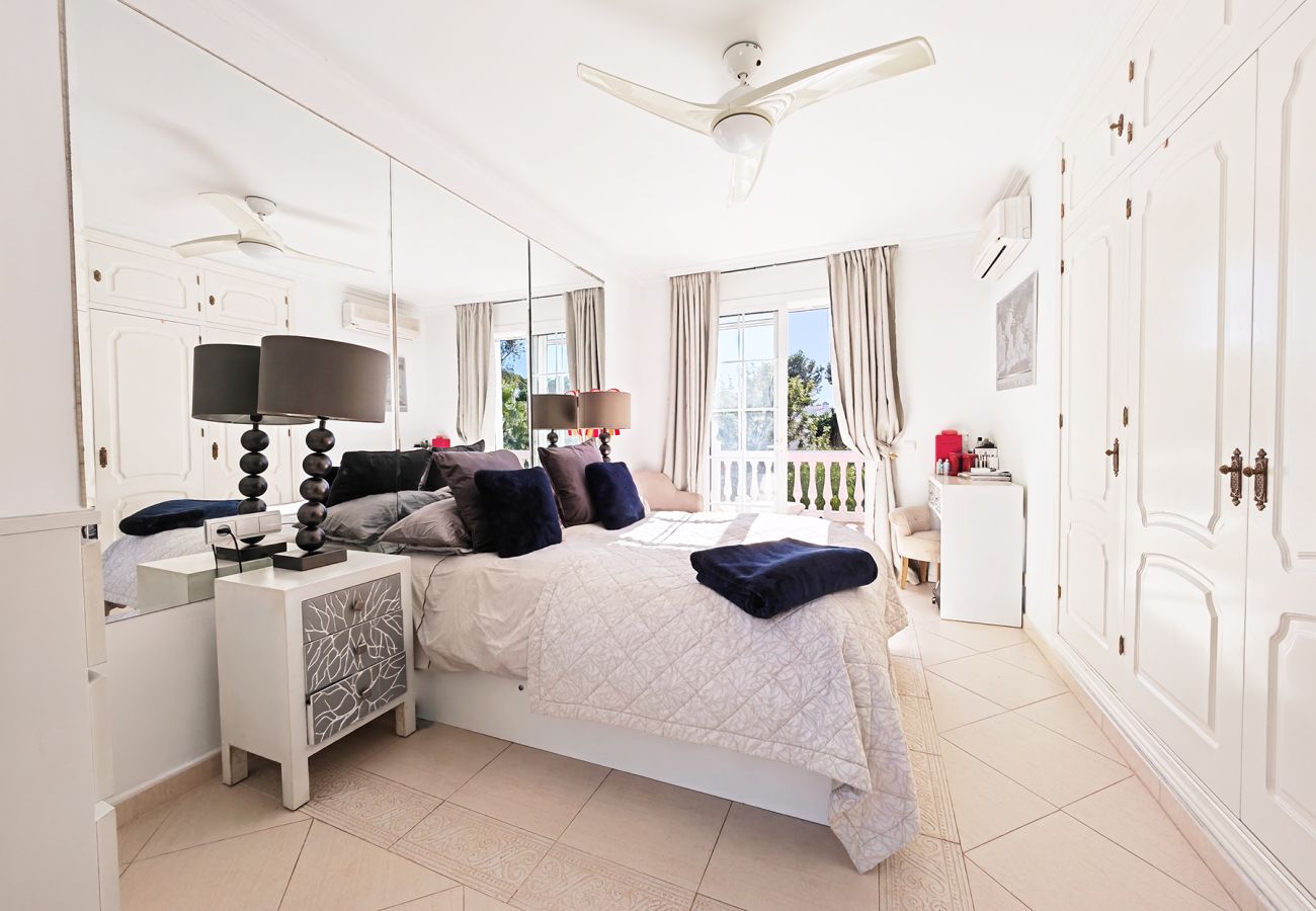 Lounge property management