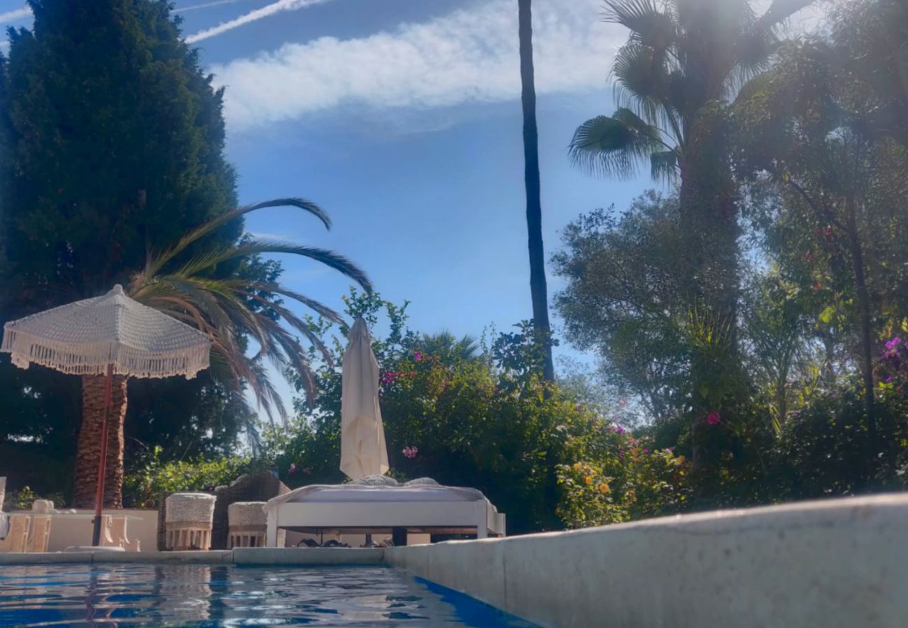 Garden Views vacations