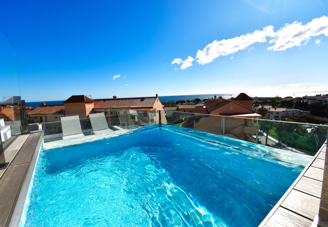 Apartment in Mijas Costa - Top-Floor Apartment | Unmatched Sea Views & Pool