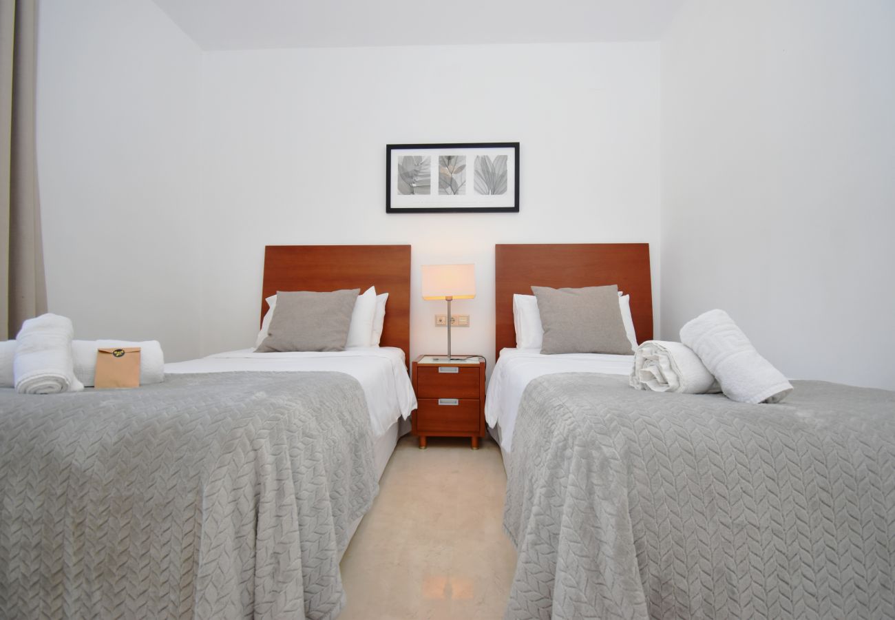 Terraced House in Mijas Costa - Townhouse with holiday resort facilities!
