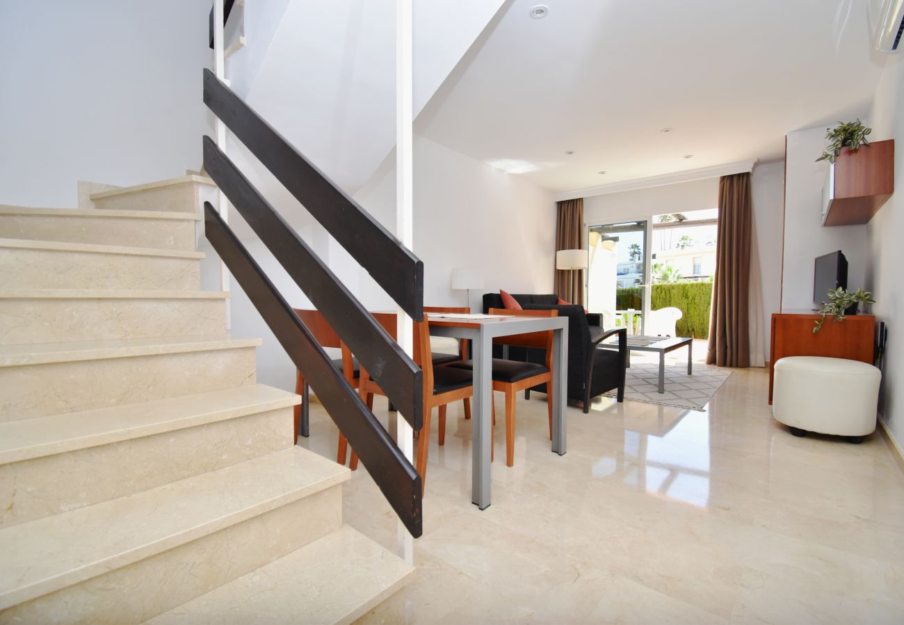 Terraced House in Mijas Costa - Townhouse with holiday resort facilities!