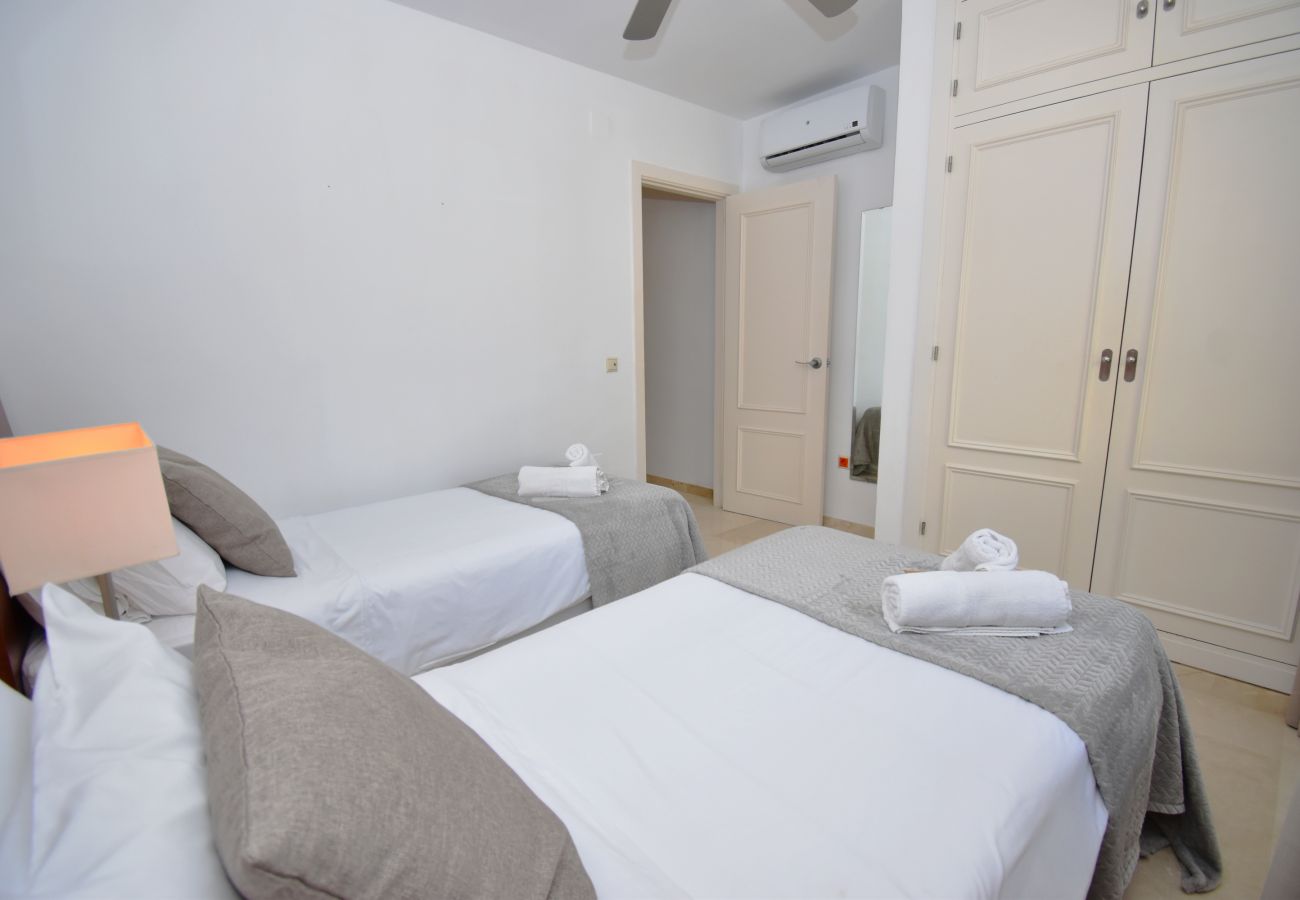 Terraced House in Mijas Costa - Townhouse with holiday resort facilities!