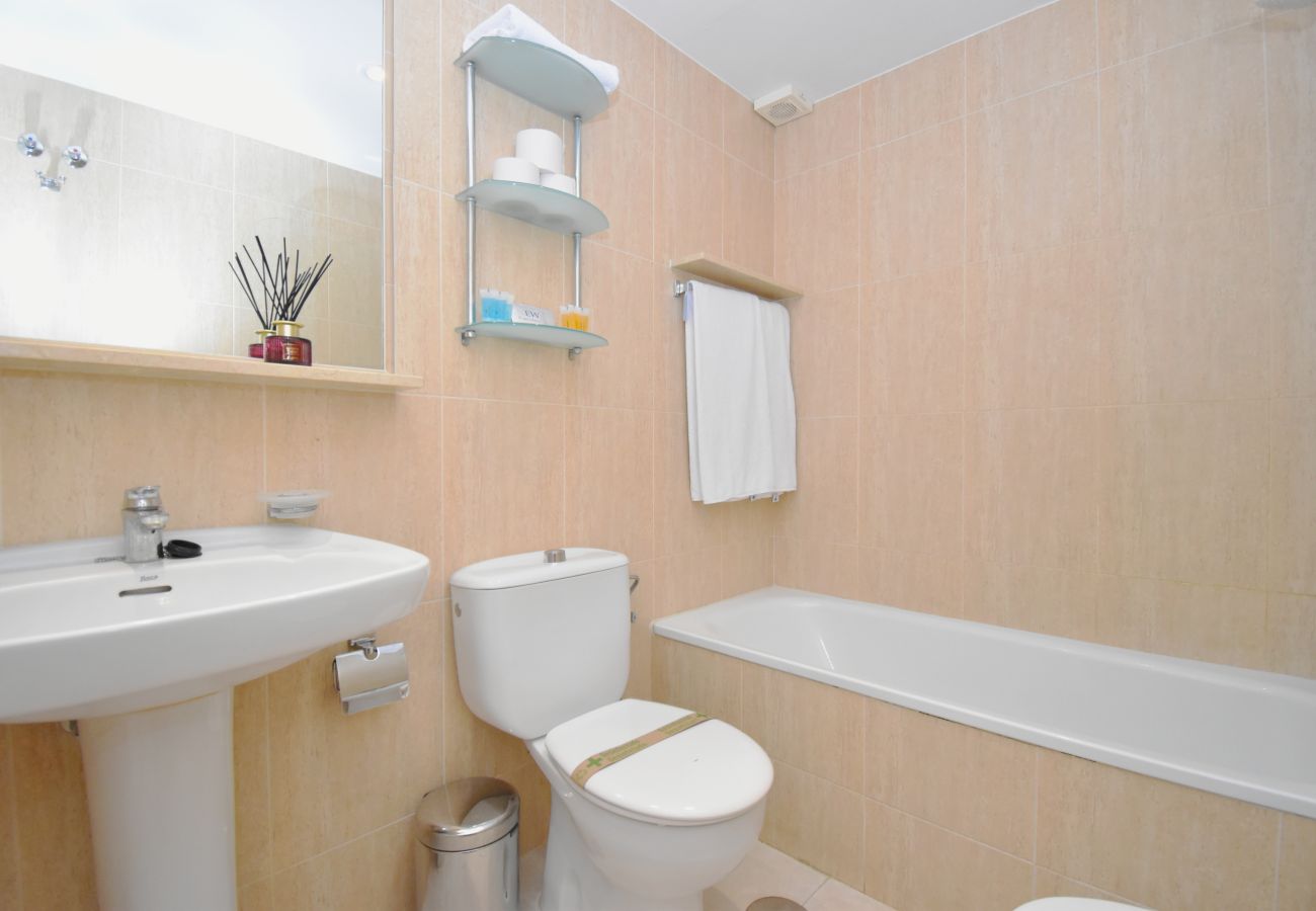 Terraced House in Mijas Costa - Townhouse with holiday resort facilities!