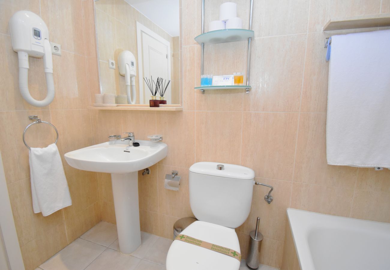 Terraced House in Mijas Costa - Townhouse with holiday resort facilities!