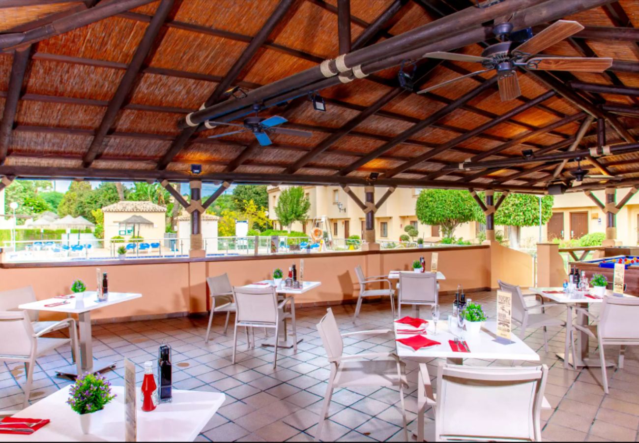 Terraced House in Mijas Costa - Townhouse with holiday resort facilities!