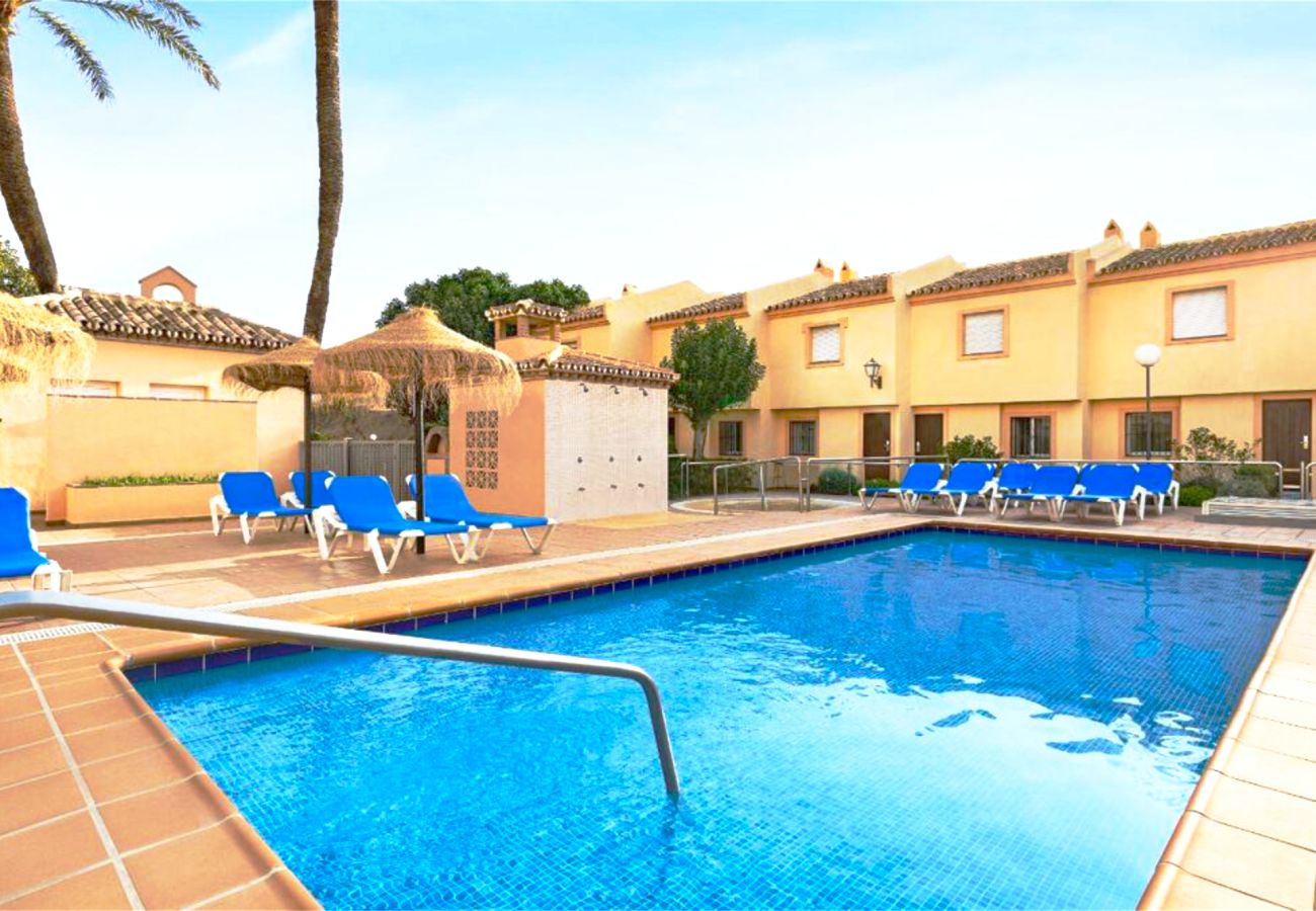 Terraced House in Mijas Costa - Townhouse with holiday resort facilities!